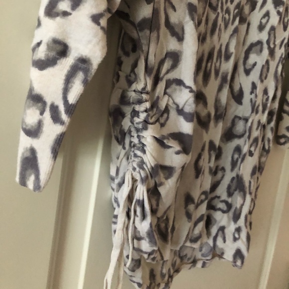 Sweater - Picture 3 of 3